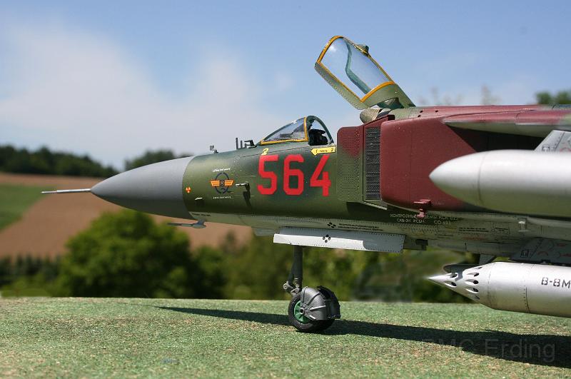 MiG 23 MF Trumpeter 1-32 Höhne Andreas 03.jpg